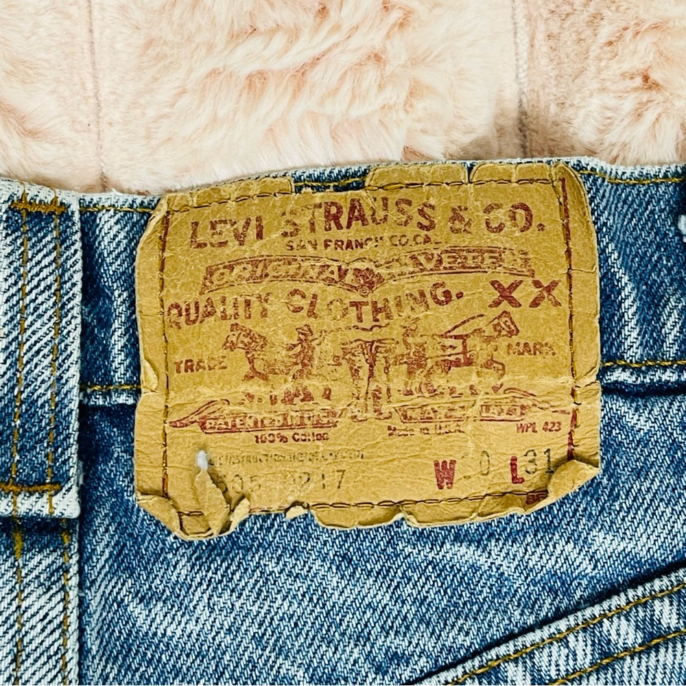 ✨ Levi's High Rise Straight Leg Jeans with Custom Distressing ✨ - Picture 12 of 16
